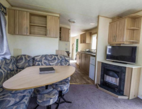 CaravanSleeps8-FirePlace-PetsOk-Golf-Gym-Pool